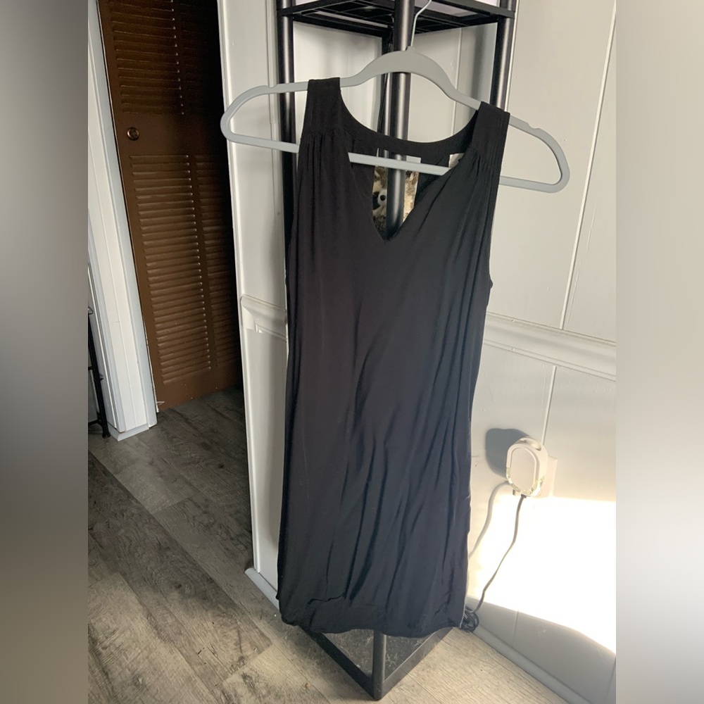 Black sundress with v-neck and keyhole. XS